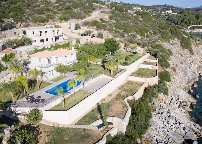 Villa Infinity Blue